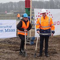 Last January 25, Pavlina Nanou (TORWASH b.v.) and Paul Bos (Waterschap Aa en Maas) fired the starting shot for the construction of the TORWASH demonstration plant at the RWZI Land van Cuijk by symbolically digging the first hole for the foundation. 